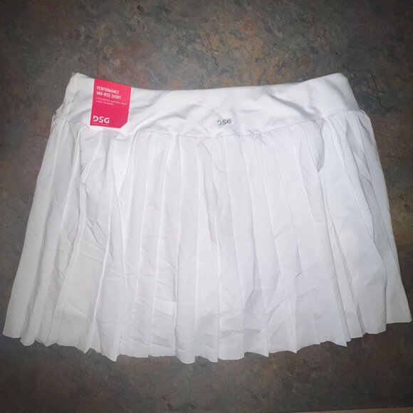 DSG Mid-Rise Pleated Mid Rise Skort, Large, White - Picture 2 of 9